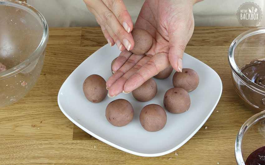 Buttermilch Cake Pops Rezept: Cake Pops formen