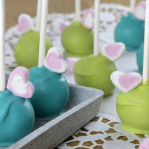 Buttermlich Cake Pops mit Nuss-Nougat Creme und Marmelade