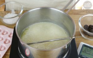Schokoladen Fudge Rezept: Masse köcheln lassen