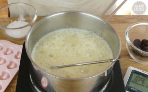 Schokoladen Fudge Rezept: Masse köcheln lassen