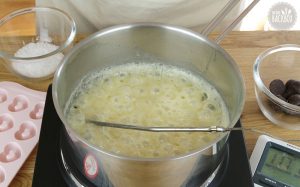 Schokoladen Fudge Rezept: Masse köcheln lassen