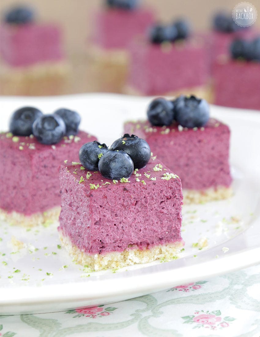 No Bake Cheesecake Bars mit Blaubeeren