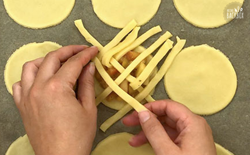 Mini Apple Pies Rezept mit Herbstzucker