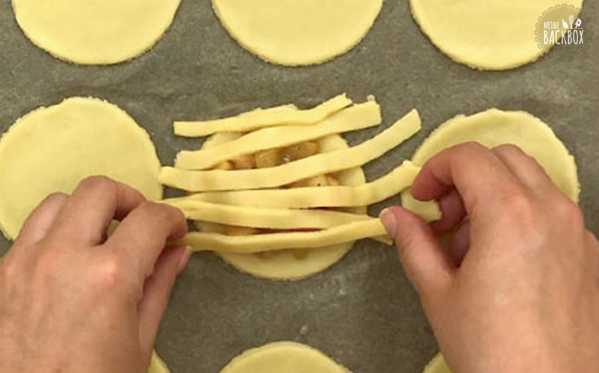 Mini Apple Pies Rezept mit Herbstzucker