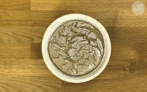 Schnelles Roggen Sauerteigbrot Rezept: Teig im Gärkorb aufegegangen
