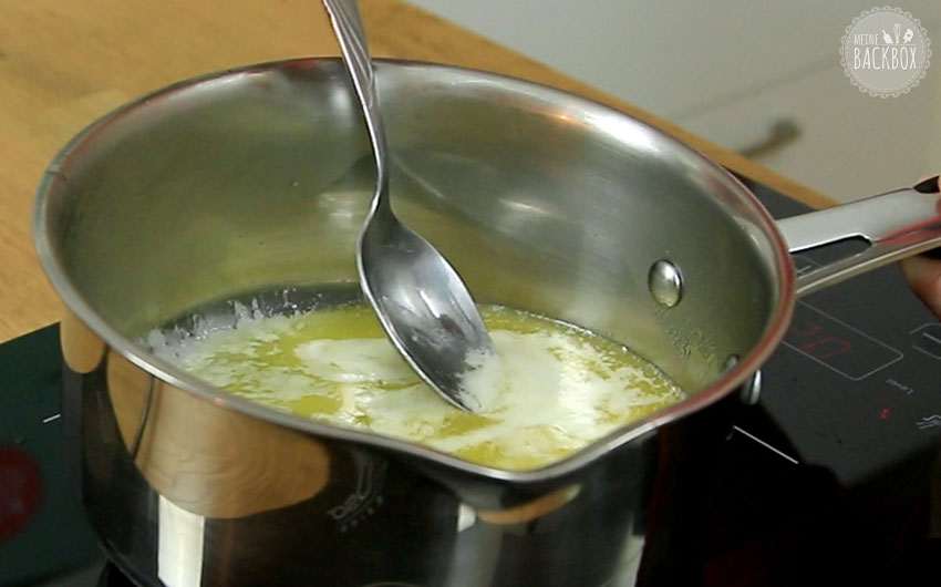 Suji Ka Halwa Rezept: Ghee herstellen