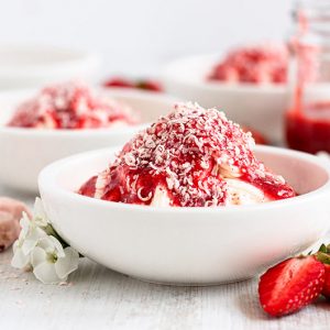 Spaghetti-Eis Dessert im New York Cheesecake Style