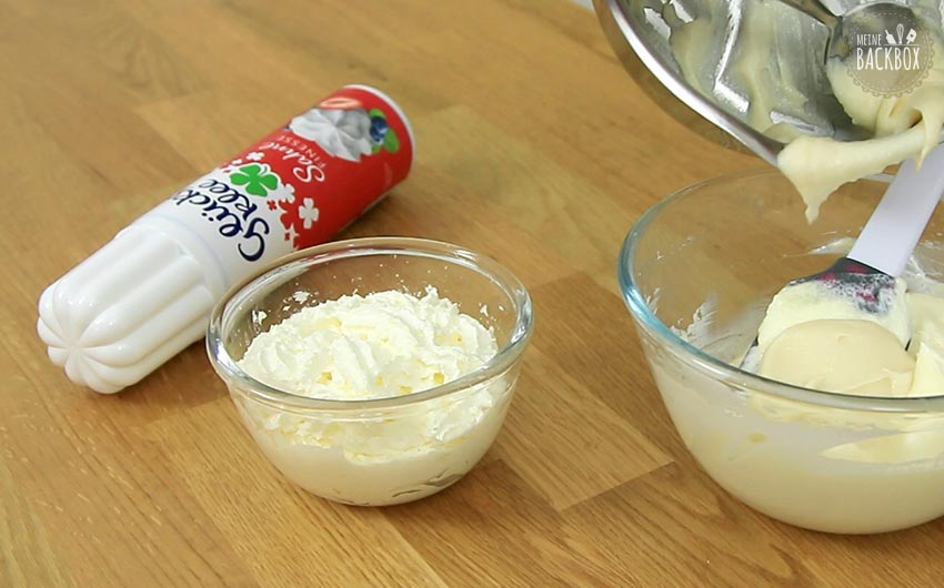 Spaghetti-Eis Dessert Rezept: Zutaten verrühren