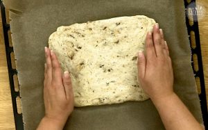 Focaccia Garden Rezept: Teig ausrollen