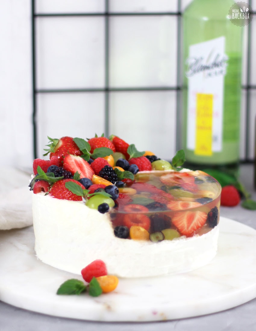 Mixed Berry Jelly Cake mit Weingelee