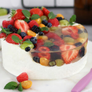 Mixed Berry Jelly Cake mit Früchtemeer