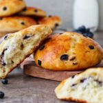 Heidelbeer Quarkbrötchen aus Quark-Öl-Teig