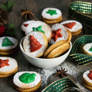 Honigtaler Plätzchen mit Weihnachtsdekor