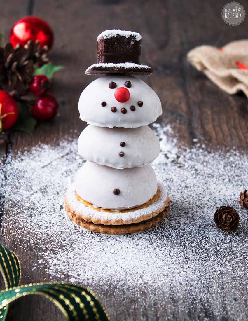 Pfeffernüsse Schneemann auf Keks