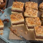Nuss-Kakao Bienenstich mit Kakaopudding