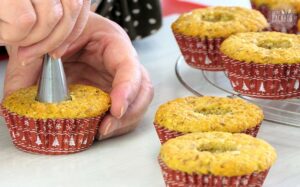 Cupcake Linzer Art Rezept: Cupcakes ausstechen