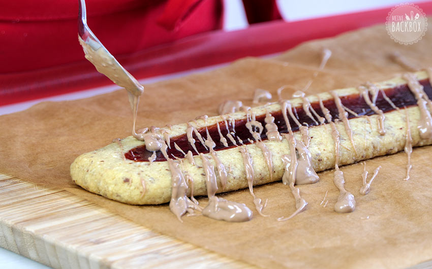 Schnelle Plätzchenstange Rezept: Schokolade auftragen