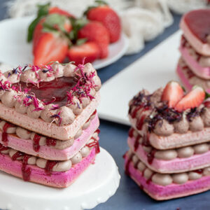 Sauerteig Pancake Herz-Törtchen mit Nougat und Erdbeer im Ombré Look