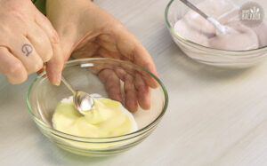 Ostereier Doppelkekse Rezept: Royal Icing einfärben