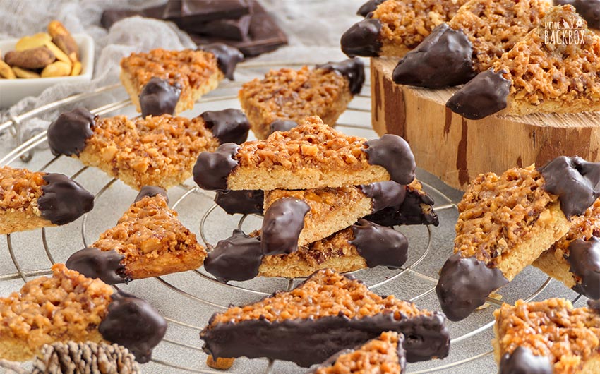 Kurkuma-Mandelecken mit feiner Zimtnote