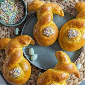 Hefeteig Osterhasen von Ninas Backstübchen