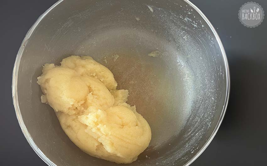 Paris Brest Rezept: Brandteig abbrennen