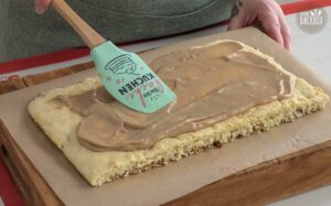 Obstkisten-Torte Rezept: Pudding verteilen