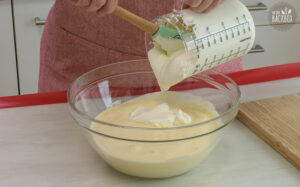 Parfait-Blumen Rezept: Sahne unterheben