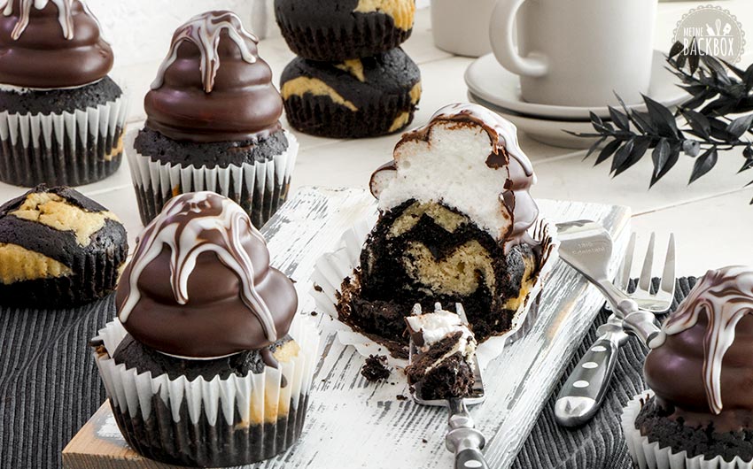 Meine Backbox X Dr. Oetker Backbox: Black & White Schaumkuss-Cupcakes