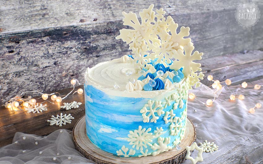 Eiskristall-Torte mit Apfel-Zimt-Füllung