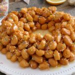 Italienische Struffoli mit bunten Schokostreusel
