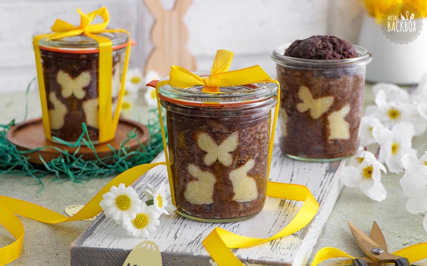 Rübli-Schokokuchen im Glas mit Mürbeteig-Dekor