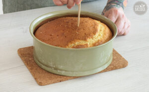 Bolo de Coco Rezept: Stäbchenprobe