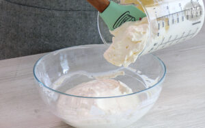 Solero Dessert Rezept: Sahne unterheben