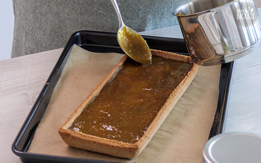 Tarte Amandine Rezept: Matelade verteilen