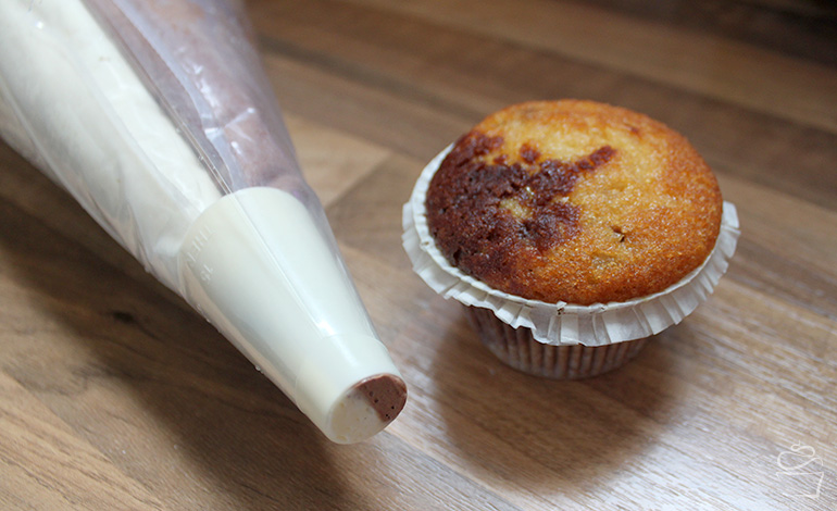 Black White Cupcake