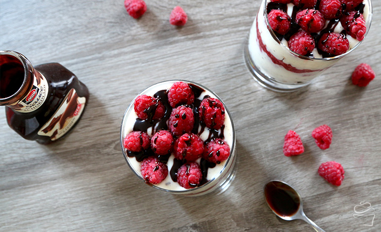 Himbeer Rhabarber Vanilledessert