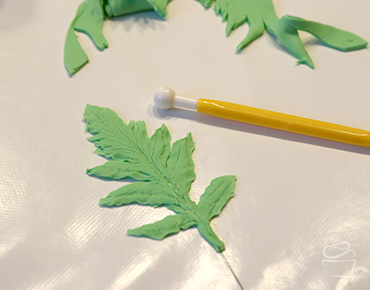 Mohn Cupcake-Strauß Torte: Anleitung für Fondant Blüten