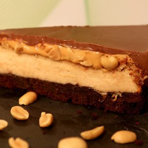 Peanutbutter-Cheesecake mit Karamell und Chocolate-Shortbread