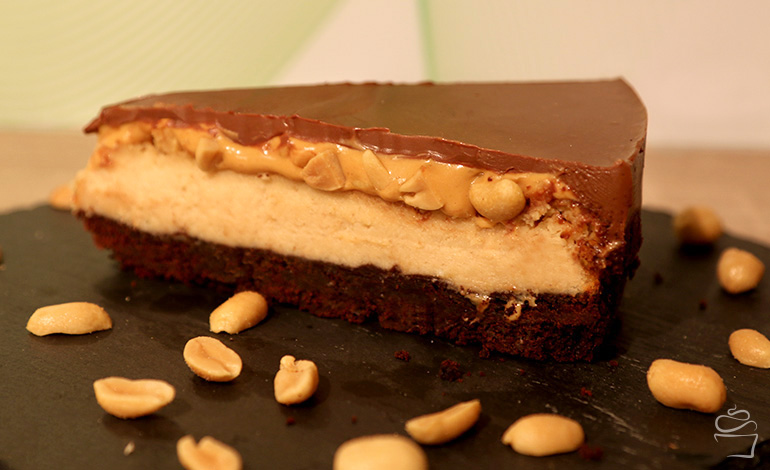 Peanutbutter-Cheesecake mit Karamell und Chocolate-Shortbread