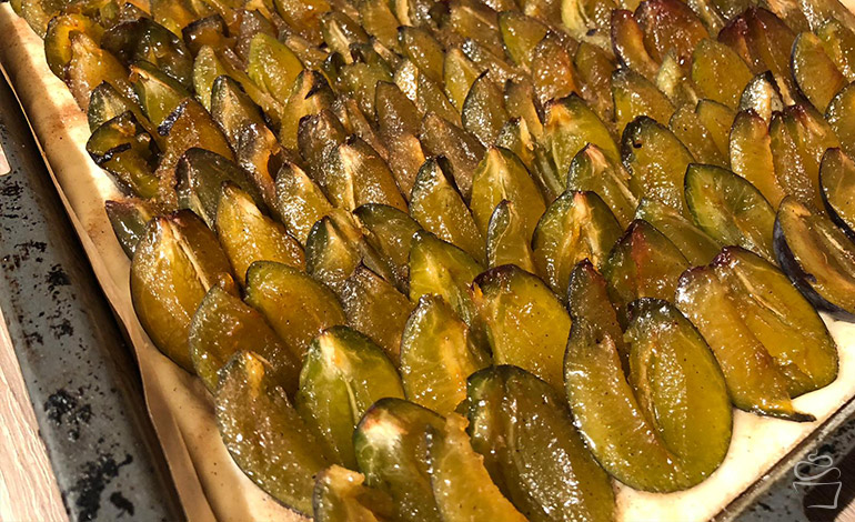 Zwetschgenkuchen mit Hefeteig