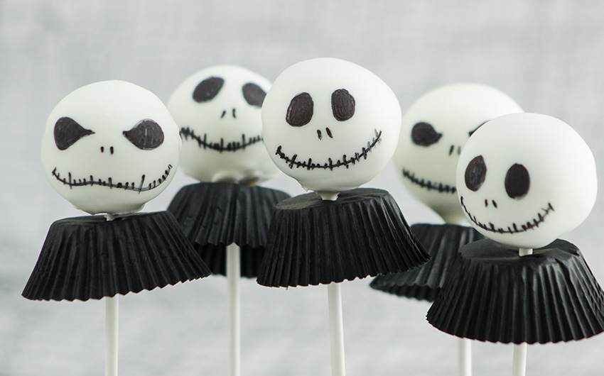 Beste Halloween Rezepte Jack Skellington Cake Pops von Amerikanisch-Kochen